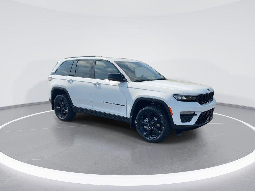 new 2025 Jeep Grand Cherokee car, priced at $47,445