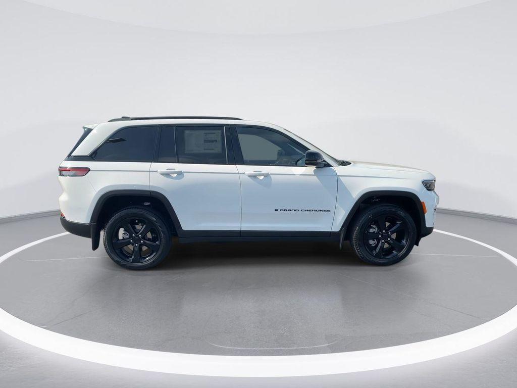 new 2025 Jeep Grand Cherokee car, priced at $47,445