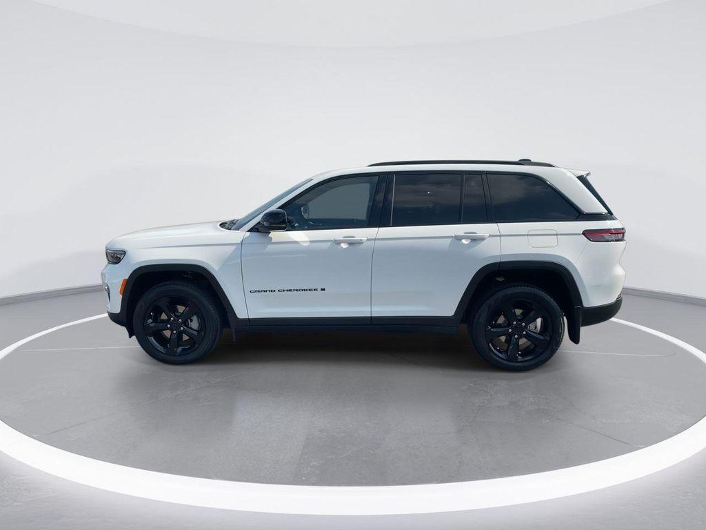 new 2025 Jeep Grand Cherokee car, priced at $47,445