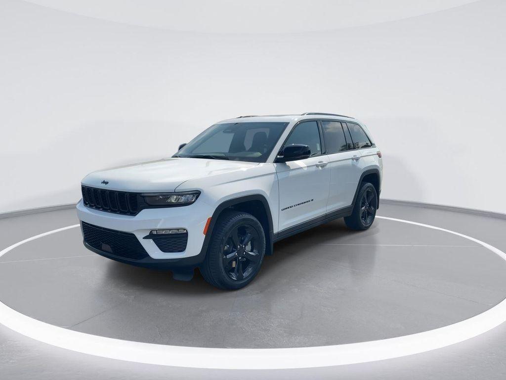 new 2025 Jeep Grand Cherokee car, priced at $47,445