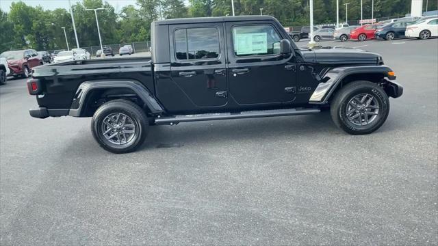 new 2024 Jeep Gladiator car