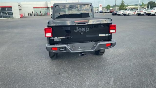 new 2024 Jeep Gladiator car