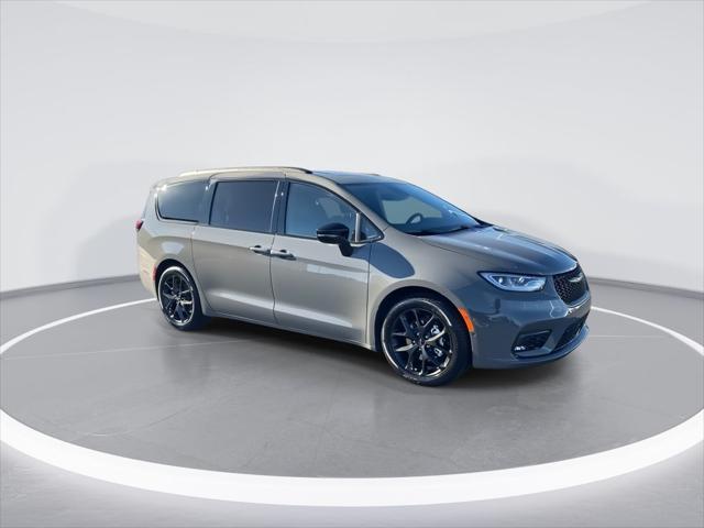 new 2025 Chrysler Pacifica car