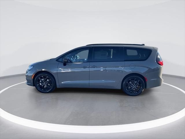 new 2025 Chrysler Pacifica car