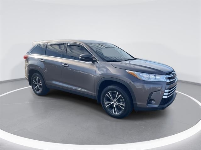 used 2019 Toyota Highlander car, priced at $23,231