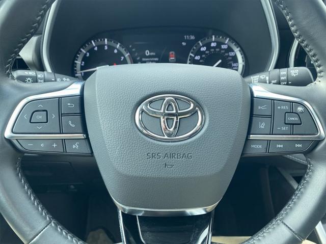 used 2021 Toyota Highlander car, priced at $36,954