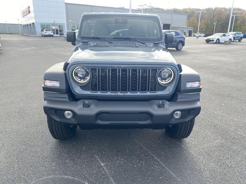 new 2025 Jeep Wrangler car, priced at $45,460
