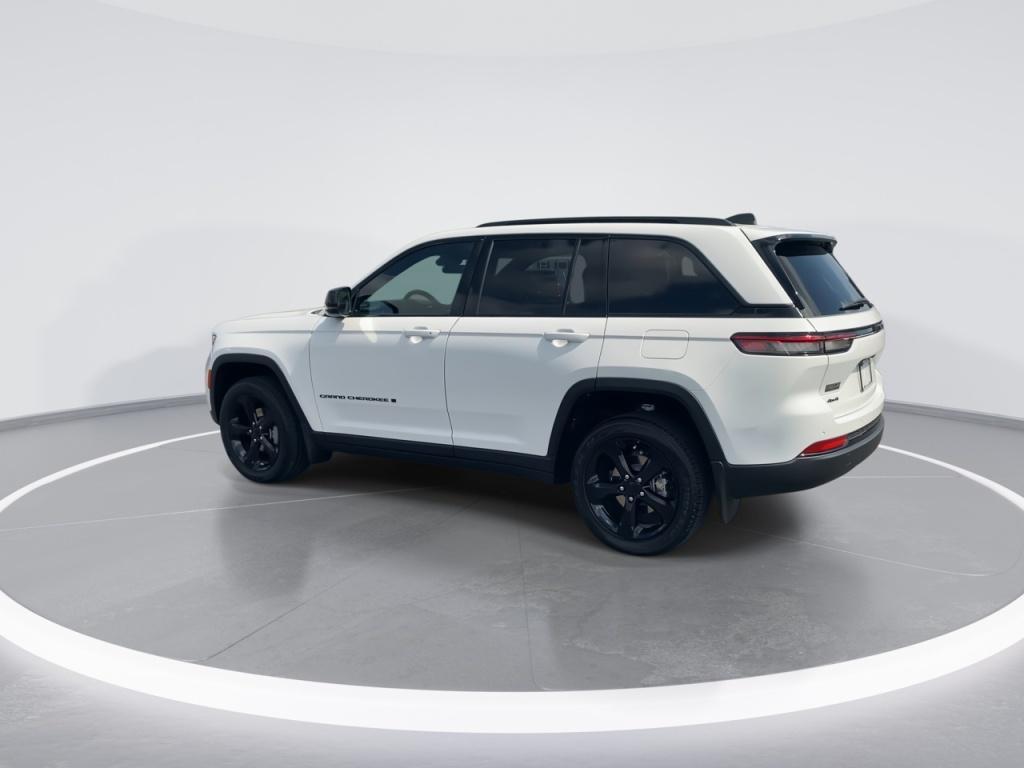 new 2025 Jeep Grand Cherokee car, priced at $42,950