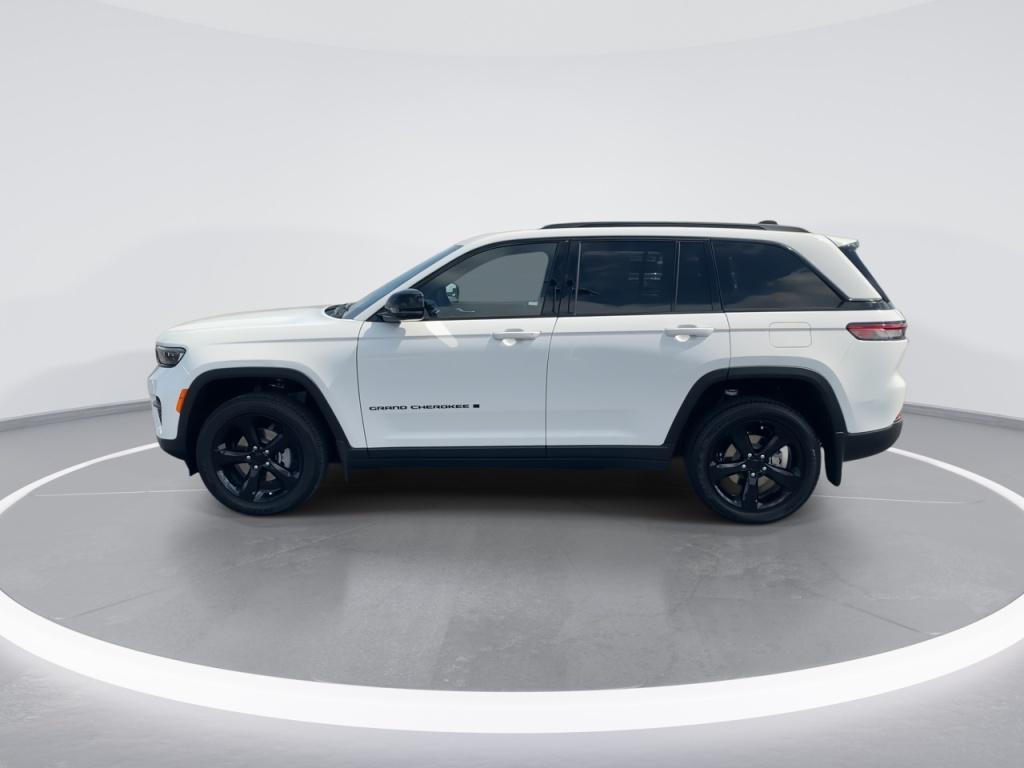 new 2025 Jeep Grand Cherokee car, priced at $42,950