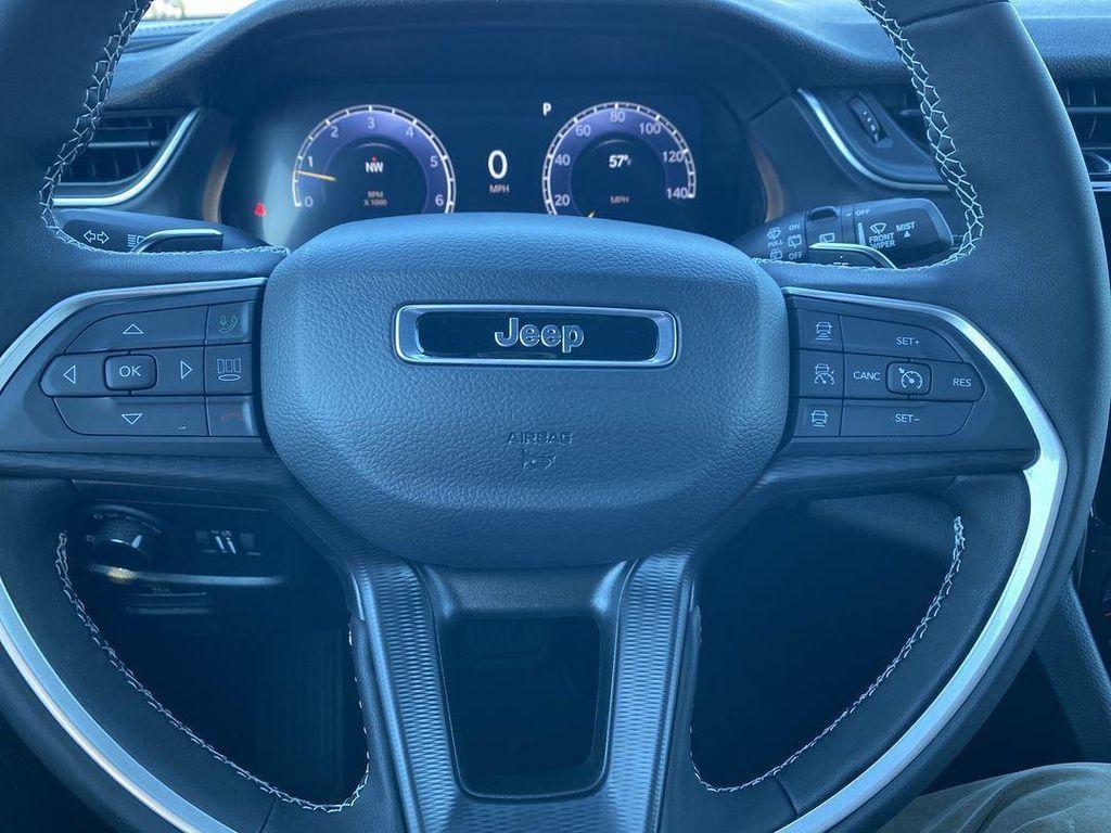 new 2025 Jeep Grand Cherokee car, priced at $45,711