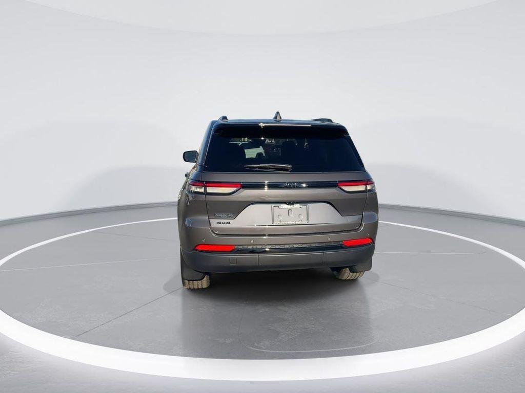 new 2025 Jeep Grand Cherokee car, priced at $45,711