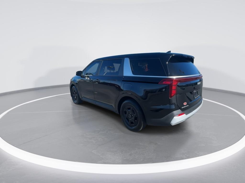 used 2025 Kia Carnival car, priced at $35,868