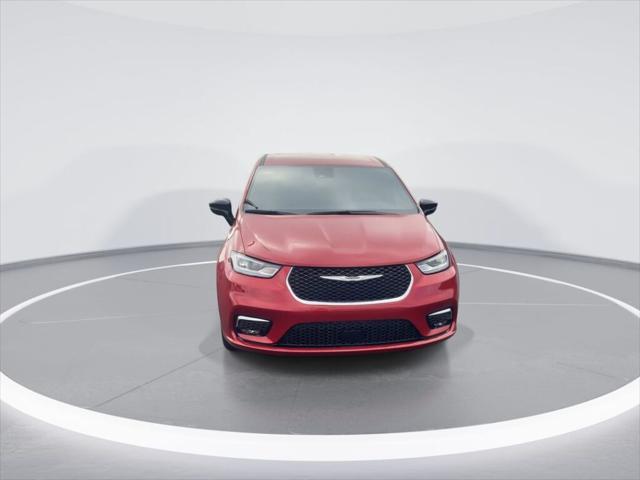 new 2025 Chrysler Pacifica car, priced at $43,935