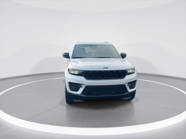 new 2025 Jeep Grand Cherokee car, priced at $42,019