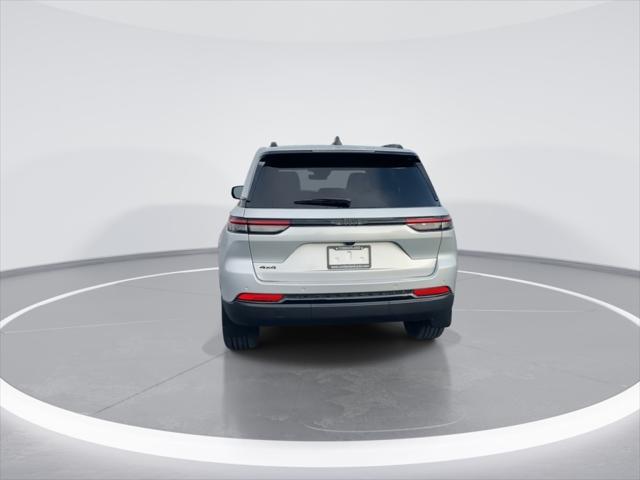new 2025 Jeep Grand Cherokee car, priced at $42,019