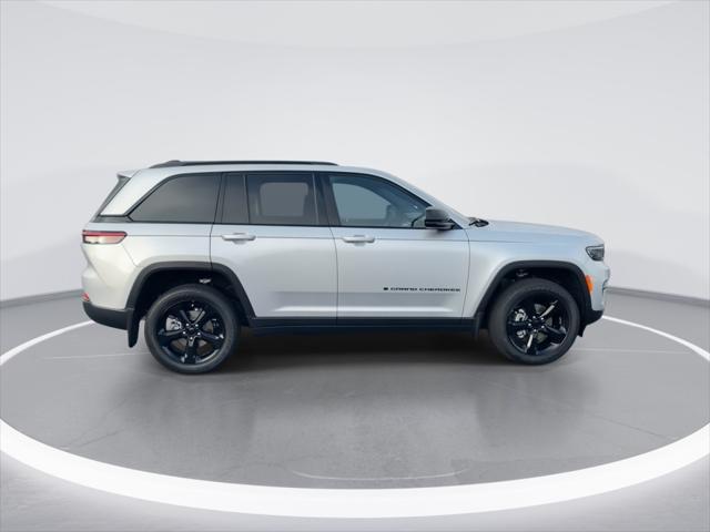 new 2025 Jeep Grand Cherokee car, priced at $42,019