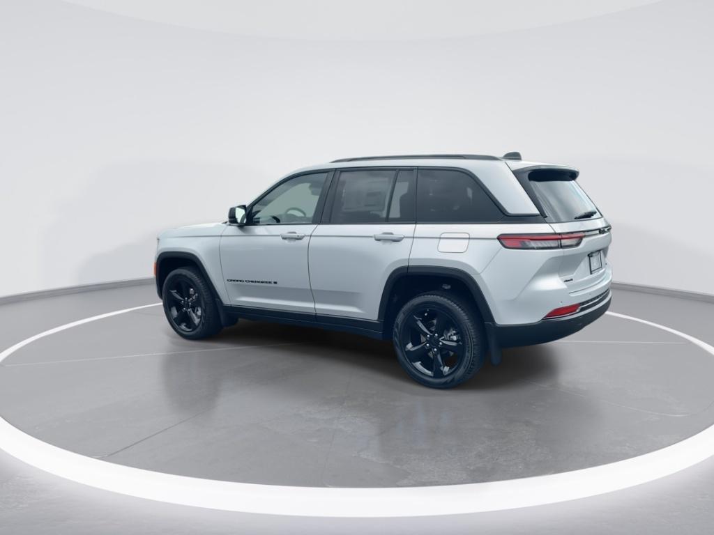 new 2025 Jeep Grand Cherokee car, priced at $48,981