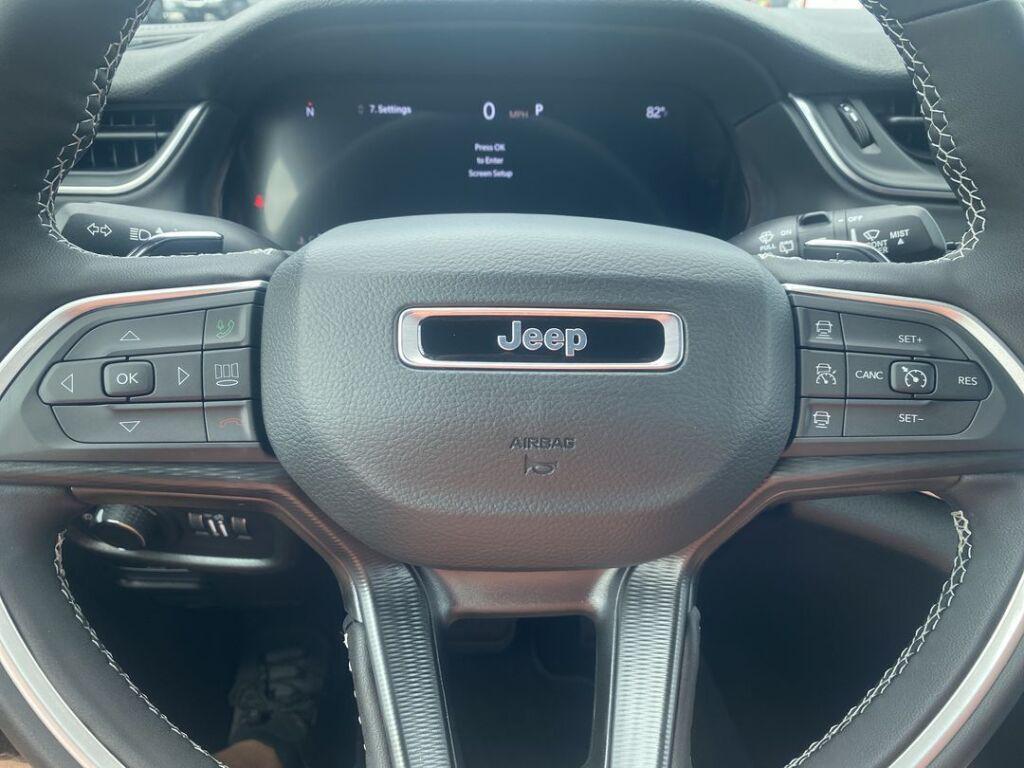 new 2025 Jeep Grand Cherokee car, priced at $41,533