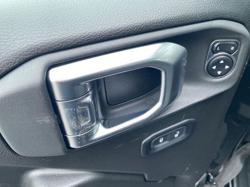 new 2025 Jeep Wrangler car, priced at $49,767