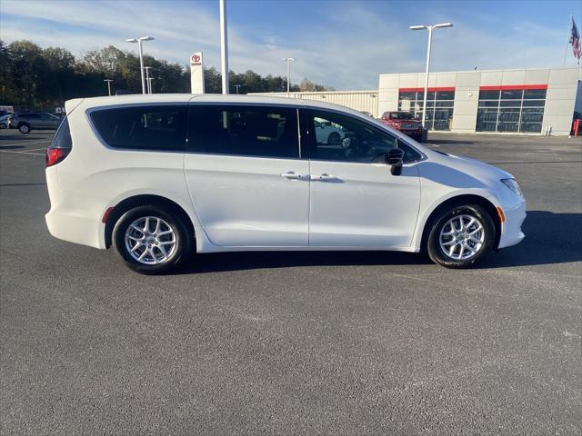 new 2025 Chrysler Voyager car