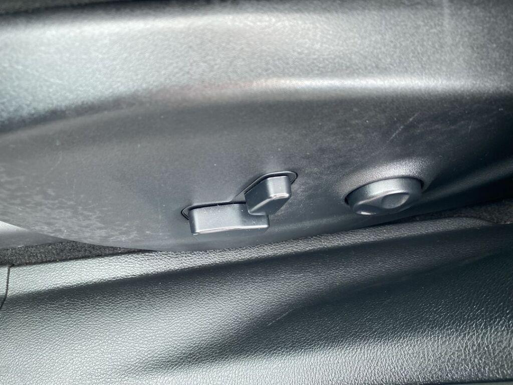 used 2019 Jeep Cherokee car, priced at $14,117