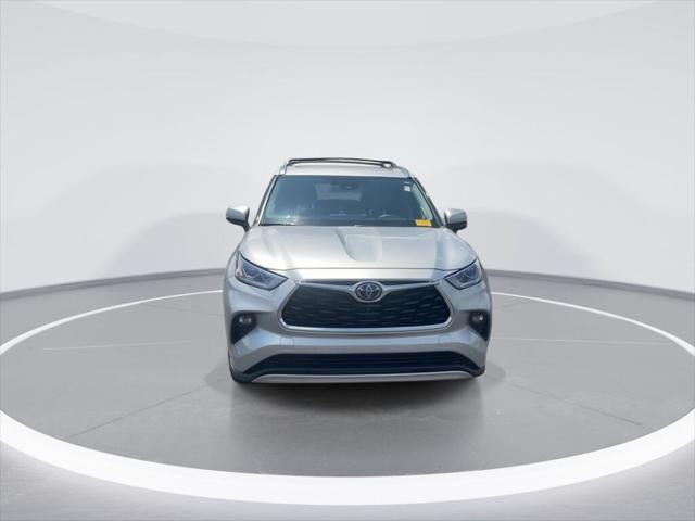 used 2021 Toyota Highlander Hybrid car, priced at $41,031