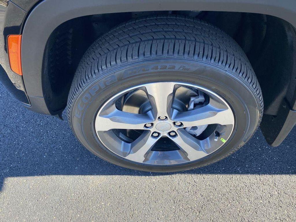 new 2025 Jeep Grand Cherokee L car, priced at $51,449