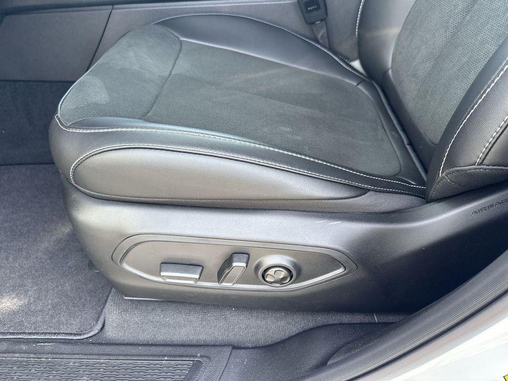 new 2025 Jeep Grand Cherokee L car, priced at $44,260