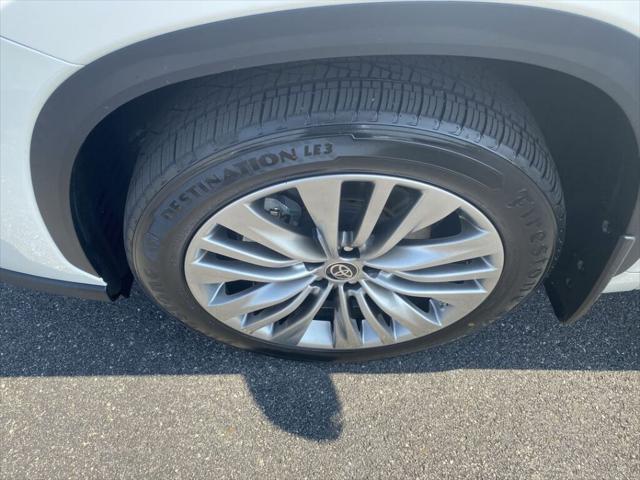 used 2020 Toyota Highlander car, priced at $35,703