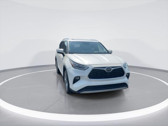used 2020 Toyota Highlander car, priced at $35,703