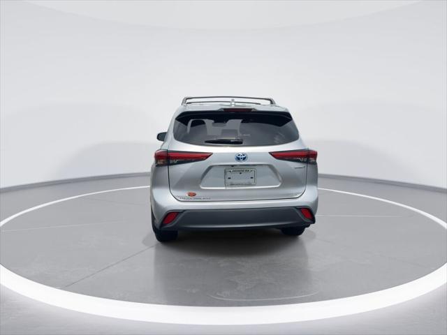 used 2021 Toyota Highlander Hybrid car, priced at $37,882
