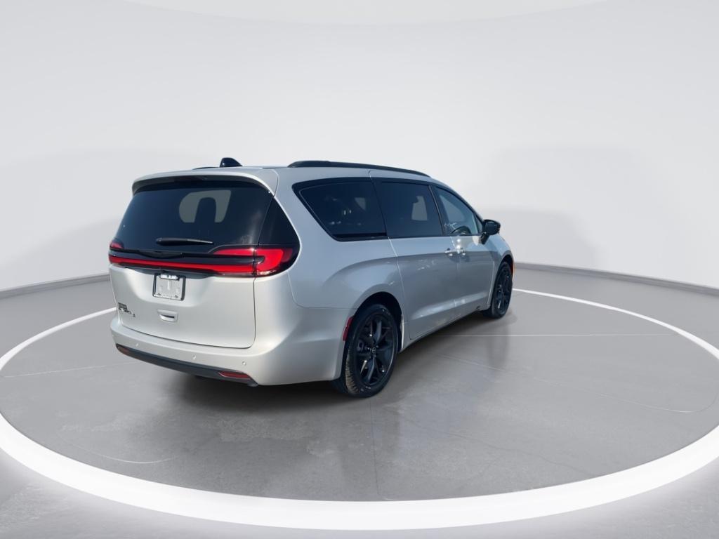 new 2026 Chrysler Pacifica car, priced at $46,023