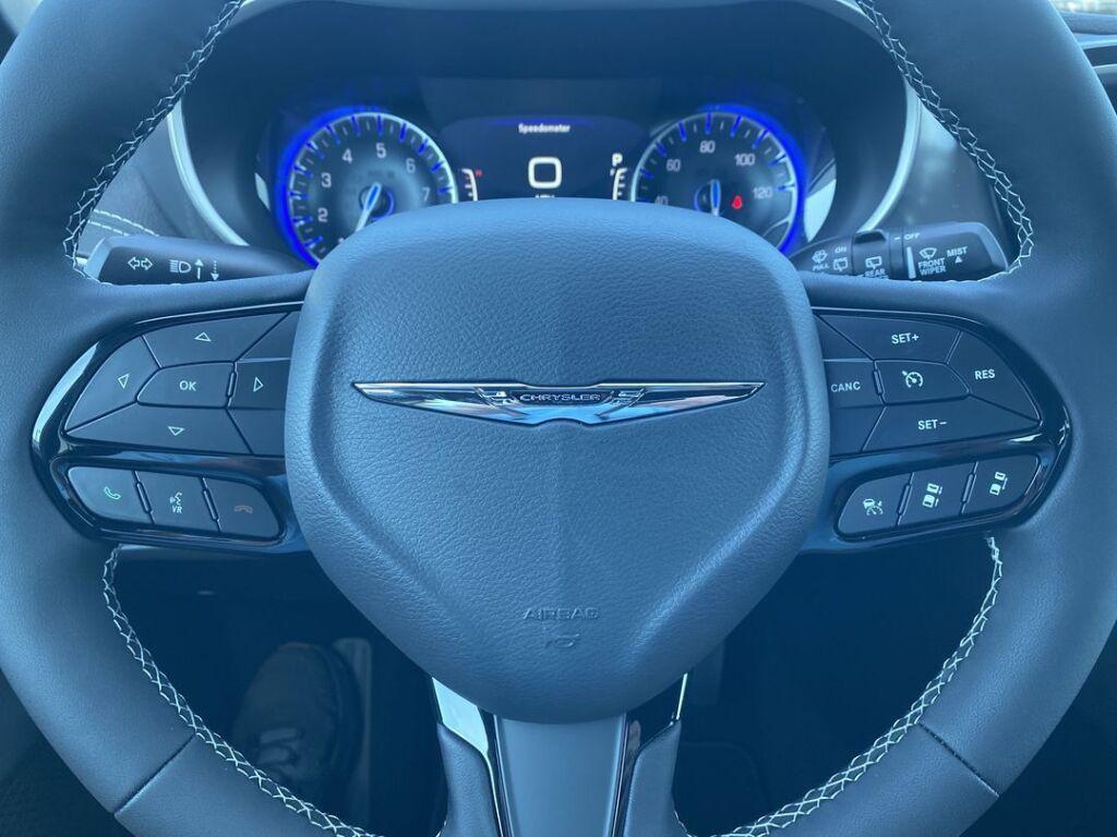 new 2026 Chrysler Pacifica car, priced at $46,023