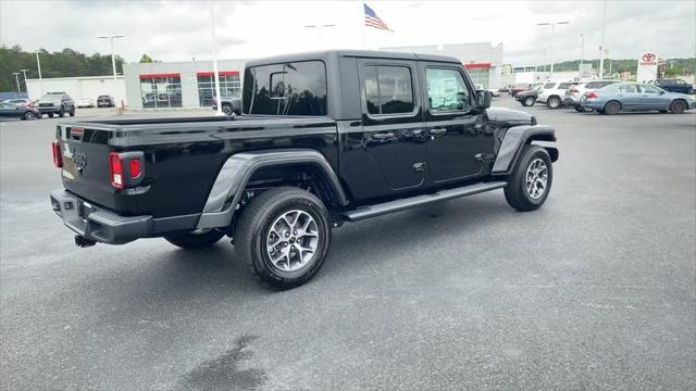 new 2024 Jeep Gladiator car