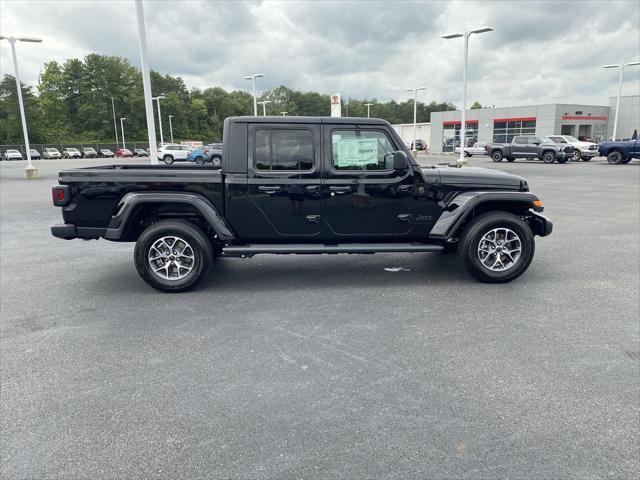 new 2024 Jeep Gladiator car