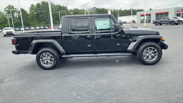 new 2024 Jeep Gladiator car