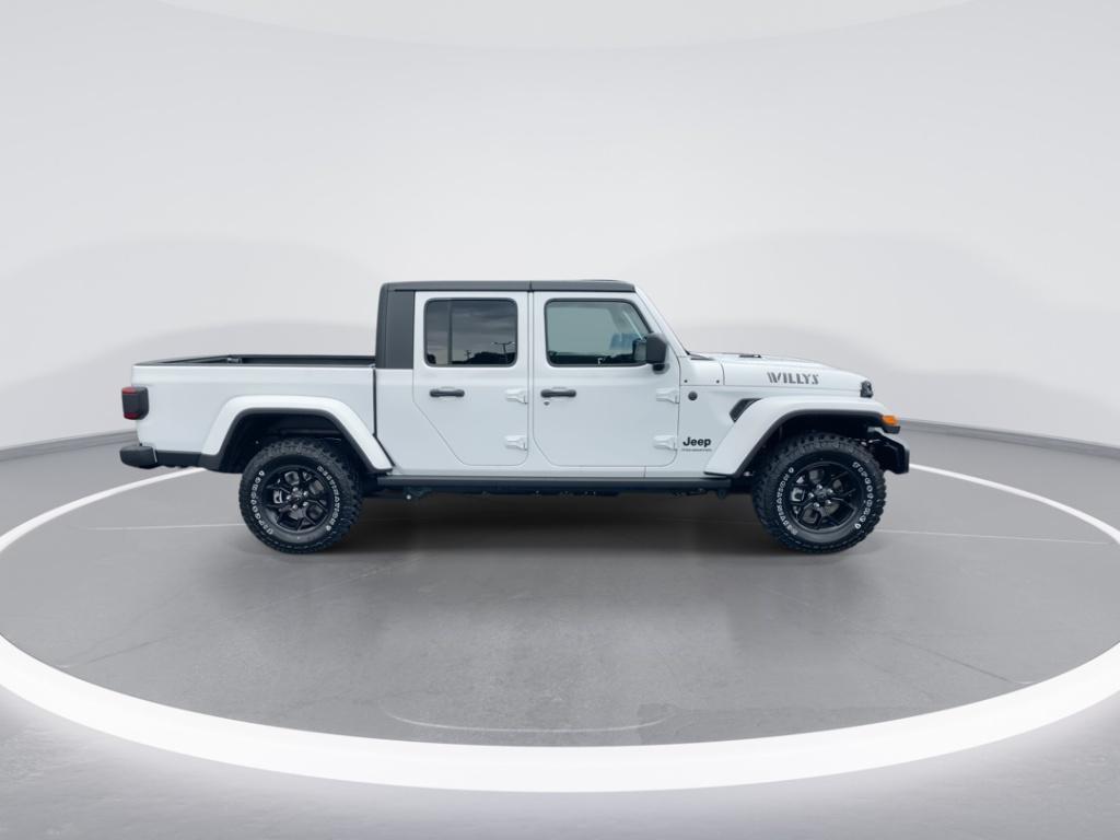 new 2025 Jeep Gladiator car, priced at $48,978