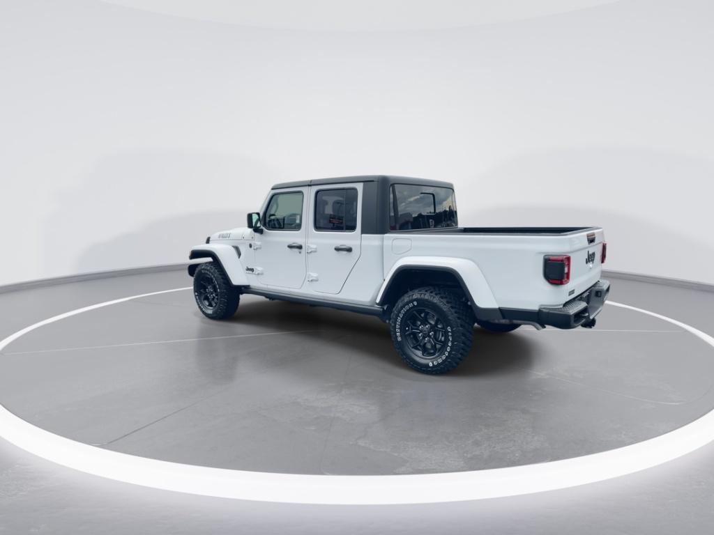 new 2025 Jeep Gladiator car, priced at $48,978