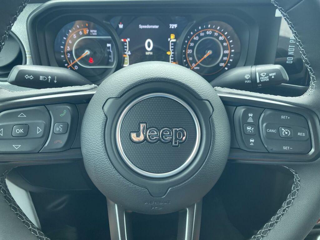 new 2025 Jeep Gladiator car, priced at $48,978