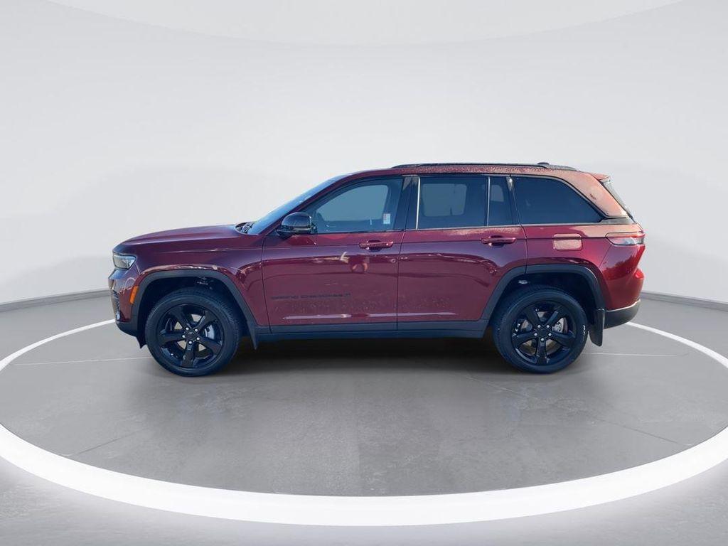 new 2025 Jeep Grand Cherokee car, priced at $45,711