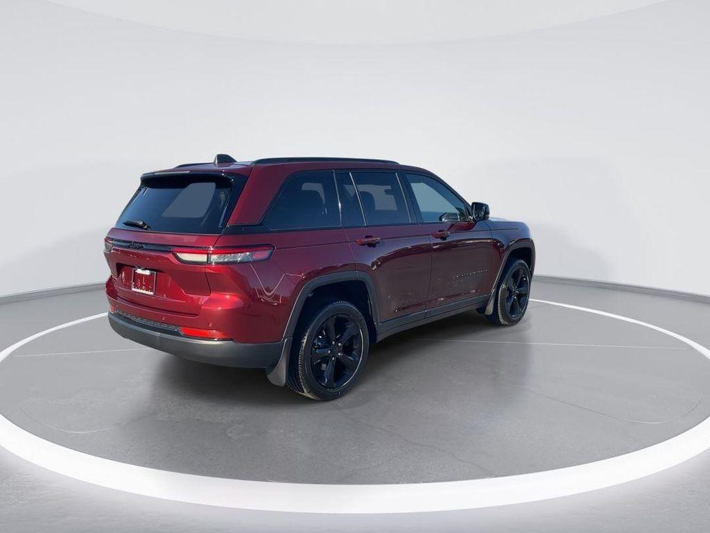 new 2025 Jeep Grand Cherokee car, priced at $45,711