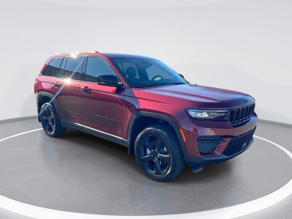 new 2025 Jeep Grand Cherokee car, priced at $45,711