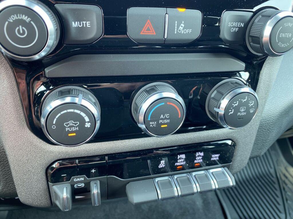 new 2025 Ram 1500 car, priced at $47,433