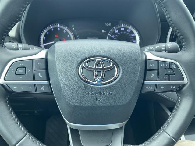 used 2024 Toyota Highlander car, priced at $39,321