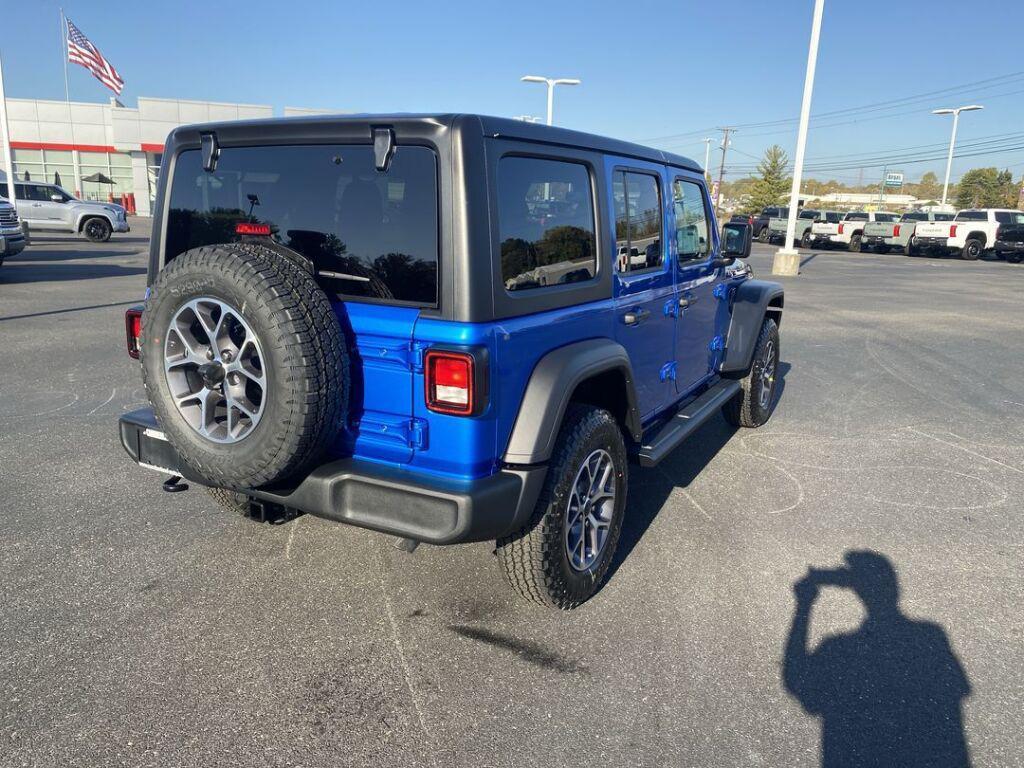 new 2025 Jeep Wrangler car, priced at $47,460