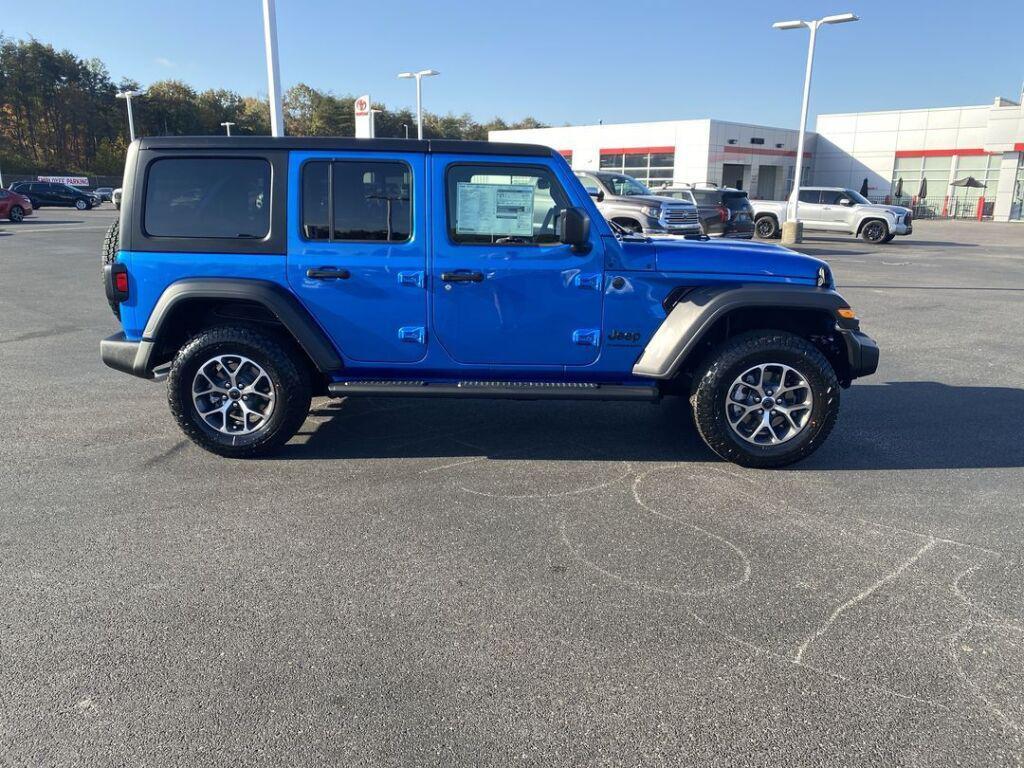 new 2025 Jeep Wrangler car, priced at $47,460
