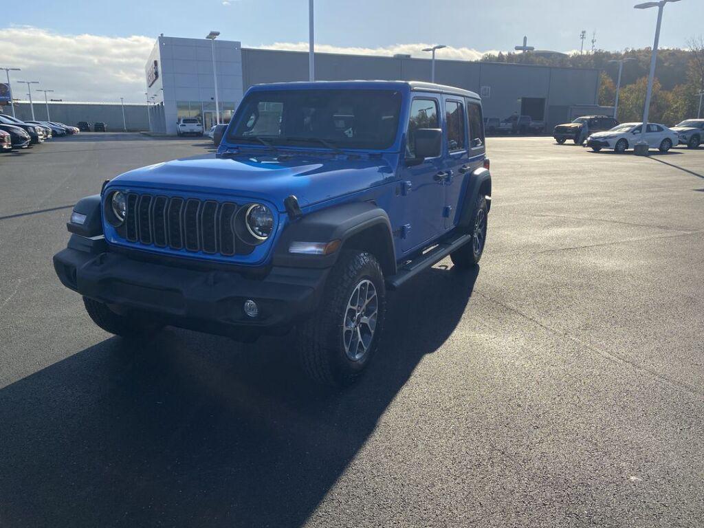 new 2025 Jeep Wrangler car, priced at $47,460