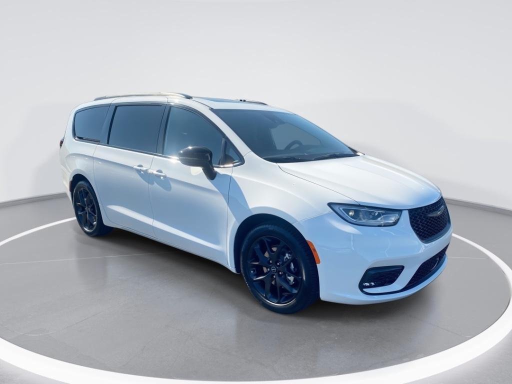 new 2026 Chrysler Pacifica car, priced at $45,847
