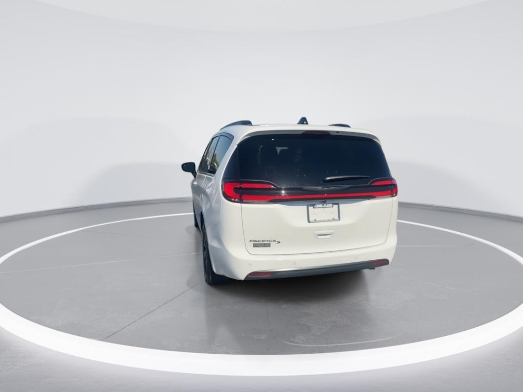 new 2026 Chrysler Pacifica car, priced at $45,847