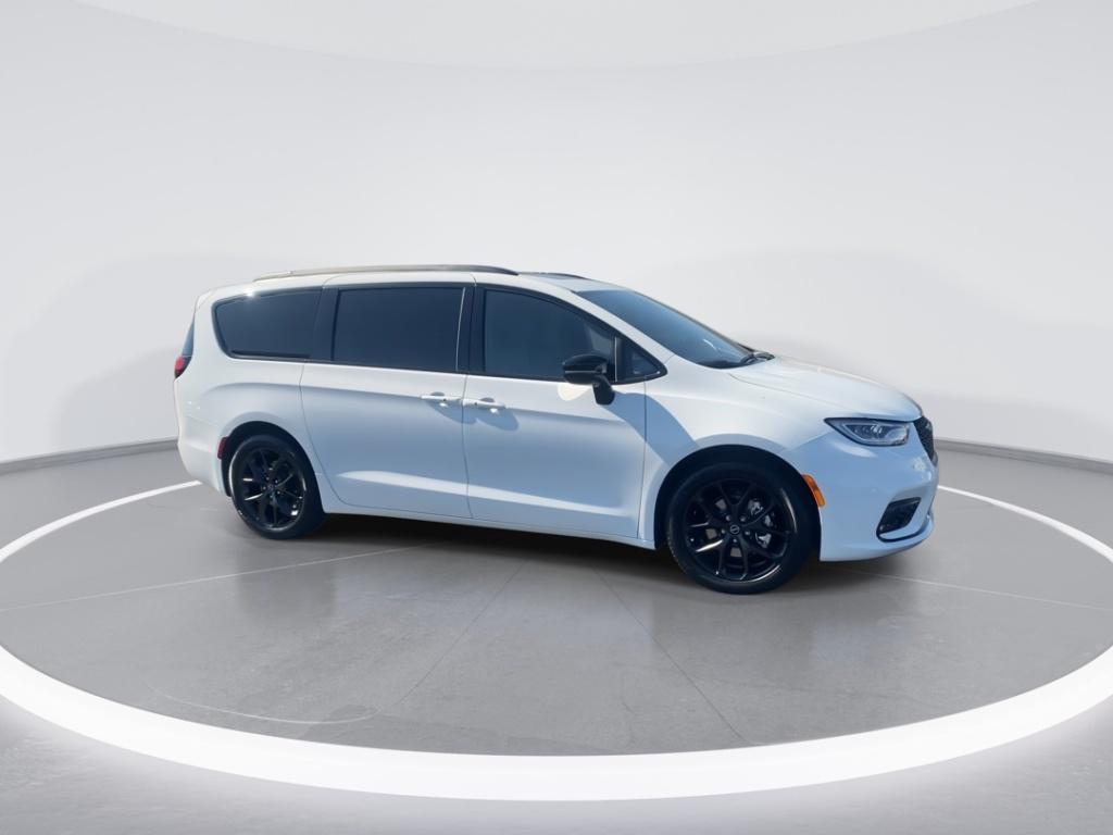 new 2026 Chrysler Pacifica car, priced at $45,847